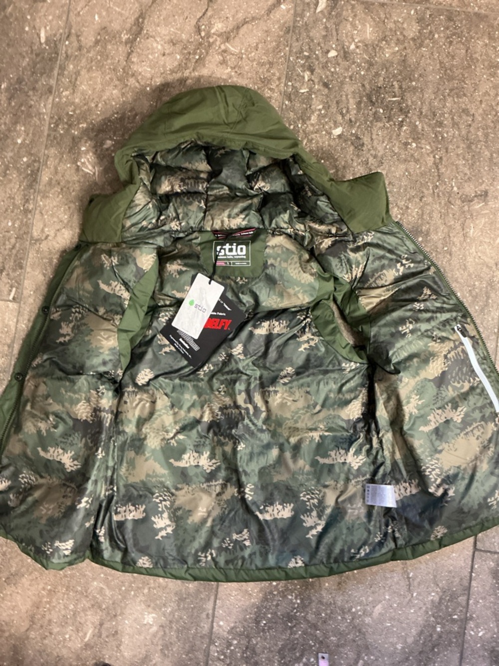 Stio Turnbolt down vest, NWT, S, Pine Forest green - Picture 10 of 13